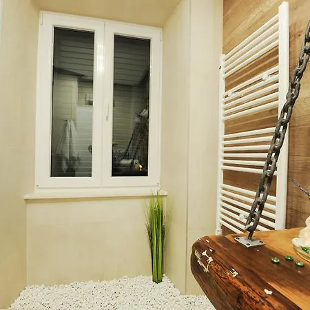 Silver & Gold Luxury 4* زادار