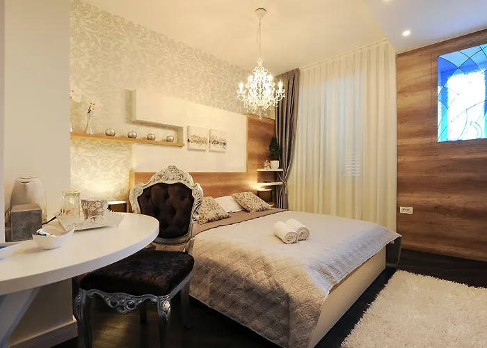 Silver & Gold Luxury Vendégház 4*
