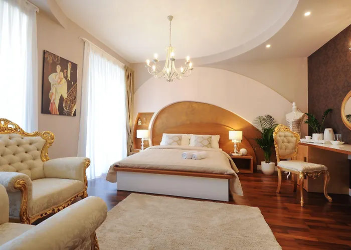 Silver & Gold Luxury Pensionat 4*