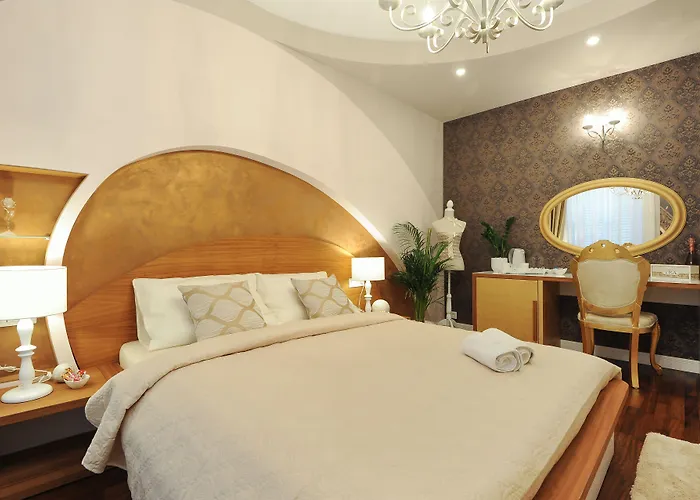 Silver & Gold Luxury 4*